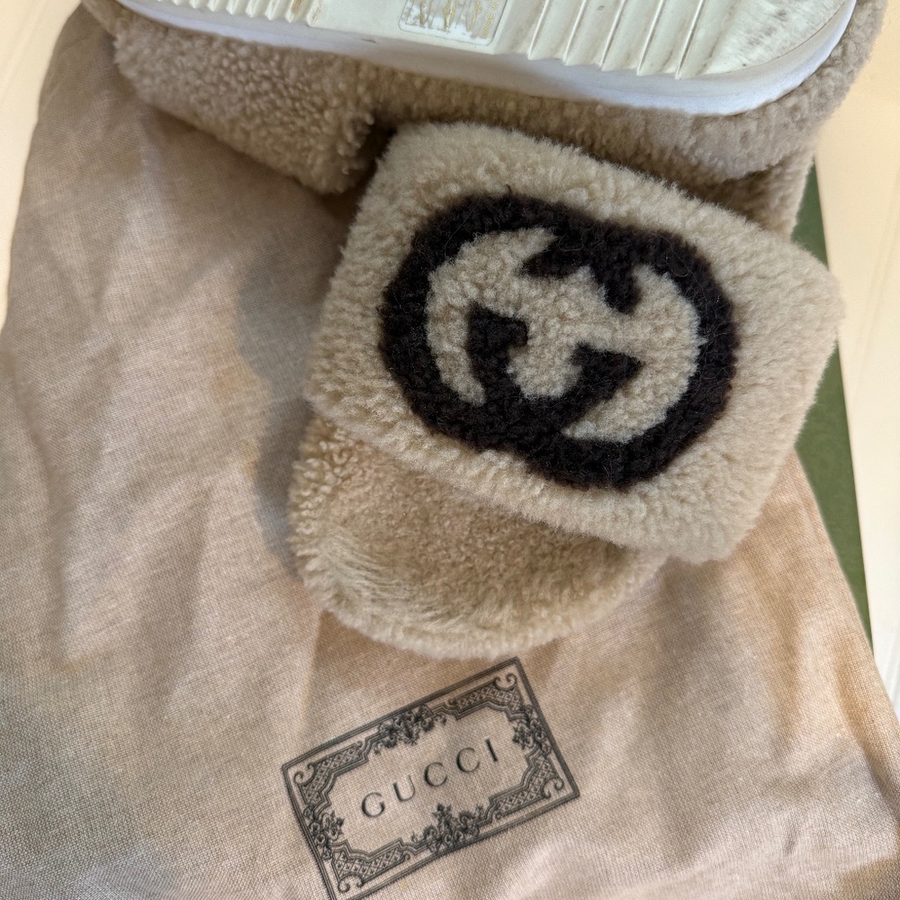 Gucci Interlocking G Logo Shearling Espadrilles - Picture 2 of 4
